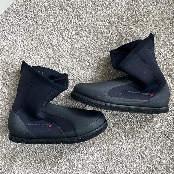 Deep See, Coral Reef Booties, Size 8 - Picture 2 of 7